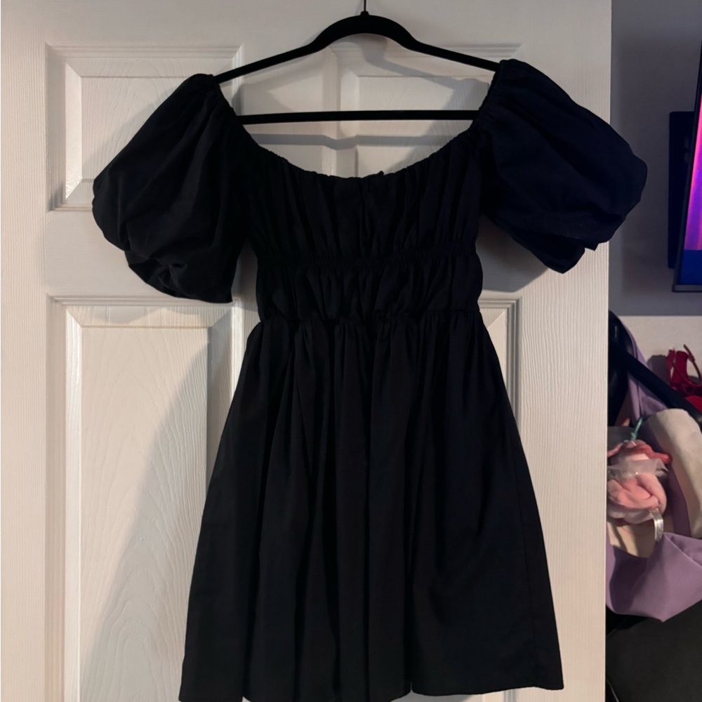 Abercrombie & Fitch Black Off-Shoulder Dress
